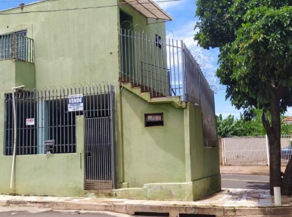 Sobrados com área de serviço à venda em Coronel Antonino, Campo Grande, MS  - ZAP Imóveis